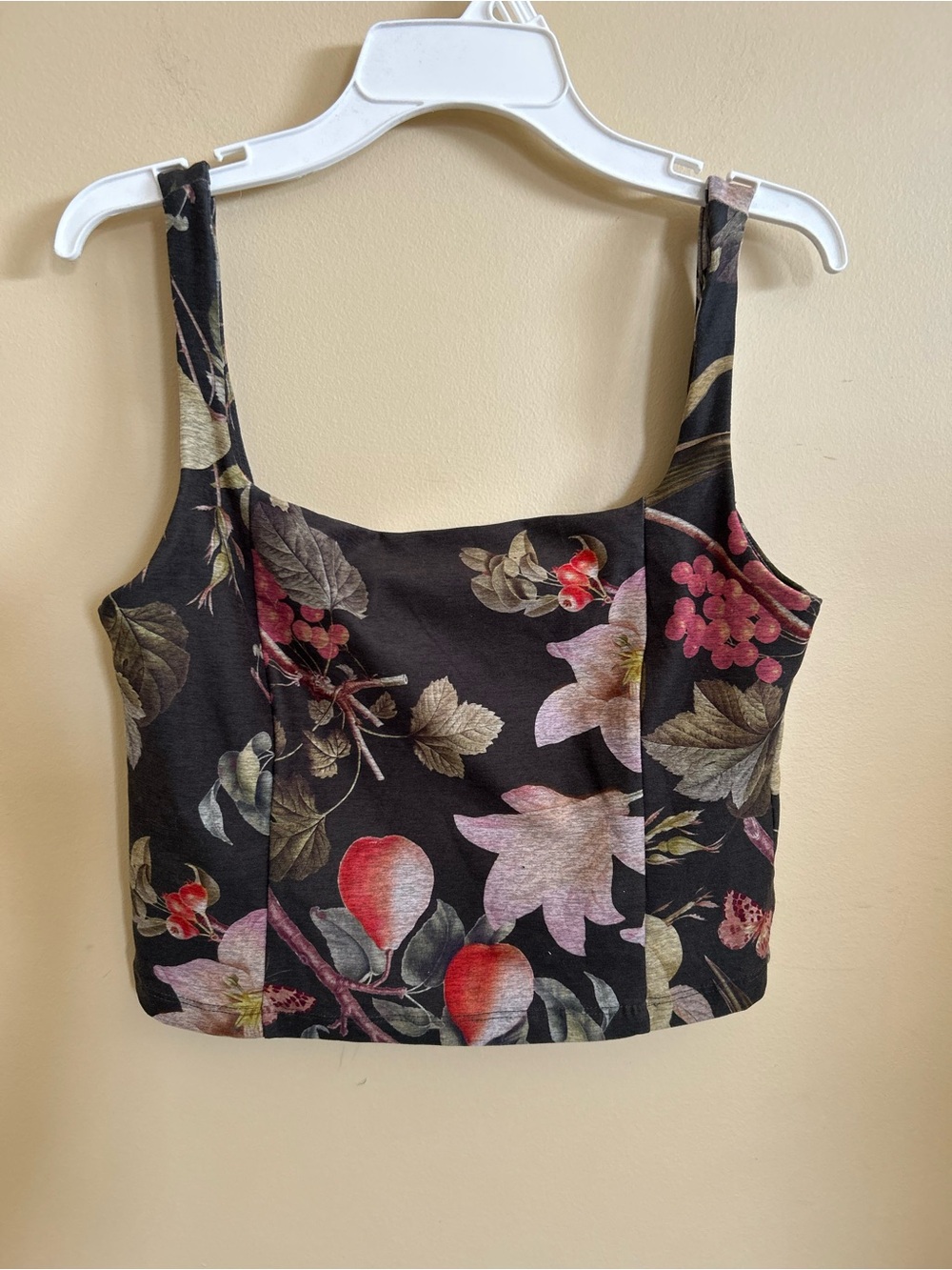 Beyond Yoga Black Floral Crop Tank- Botania Garden Print